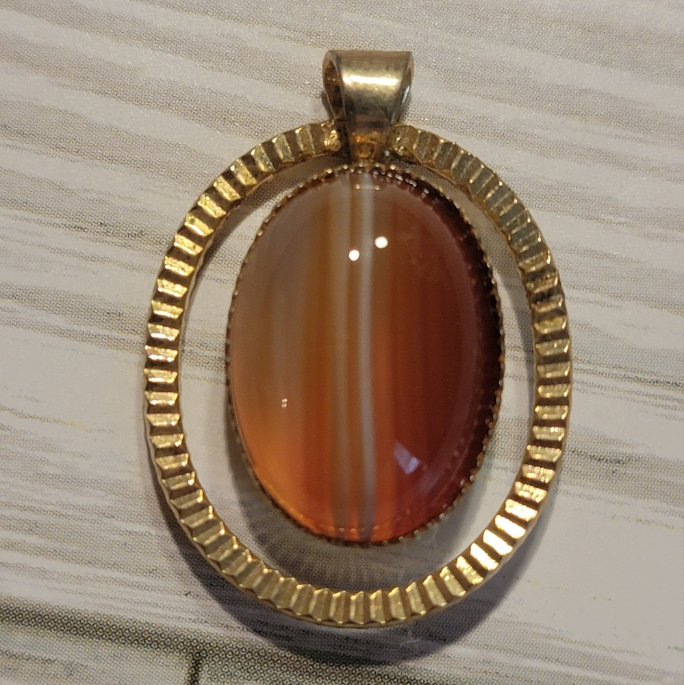 Banded Carnelian Agate Gold Tone Oval Statement Pendant Artisan